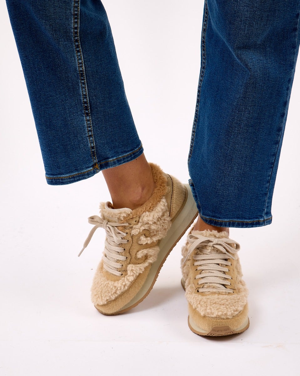 Cream Art Master Wool Trainer