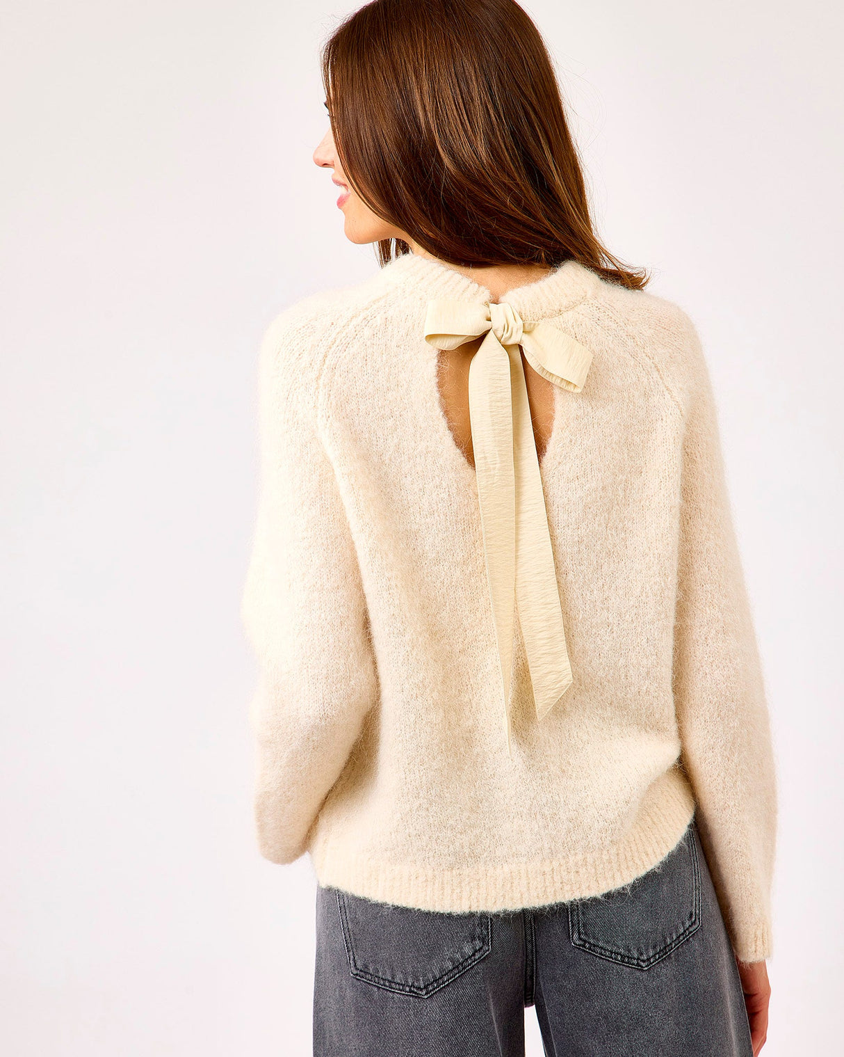 Birch Gabella Knit Bow O-Neck Jumper