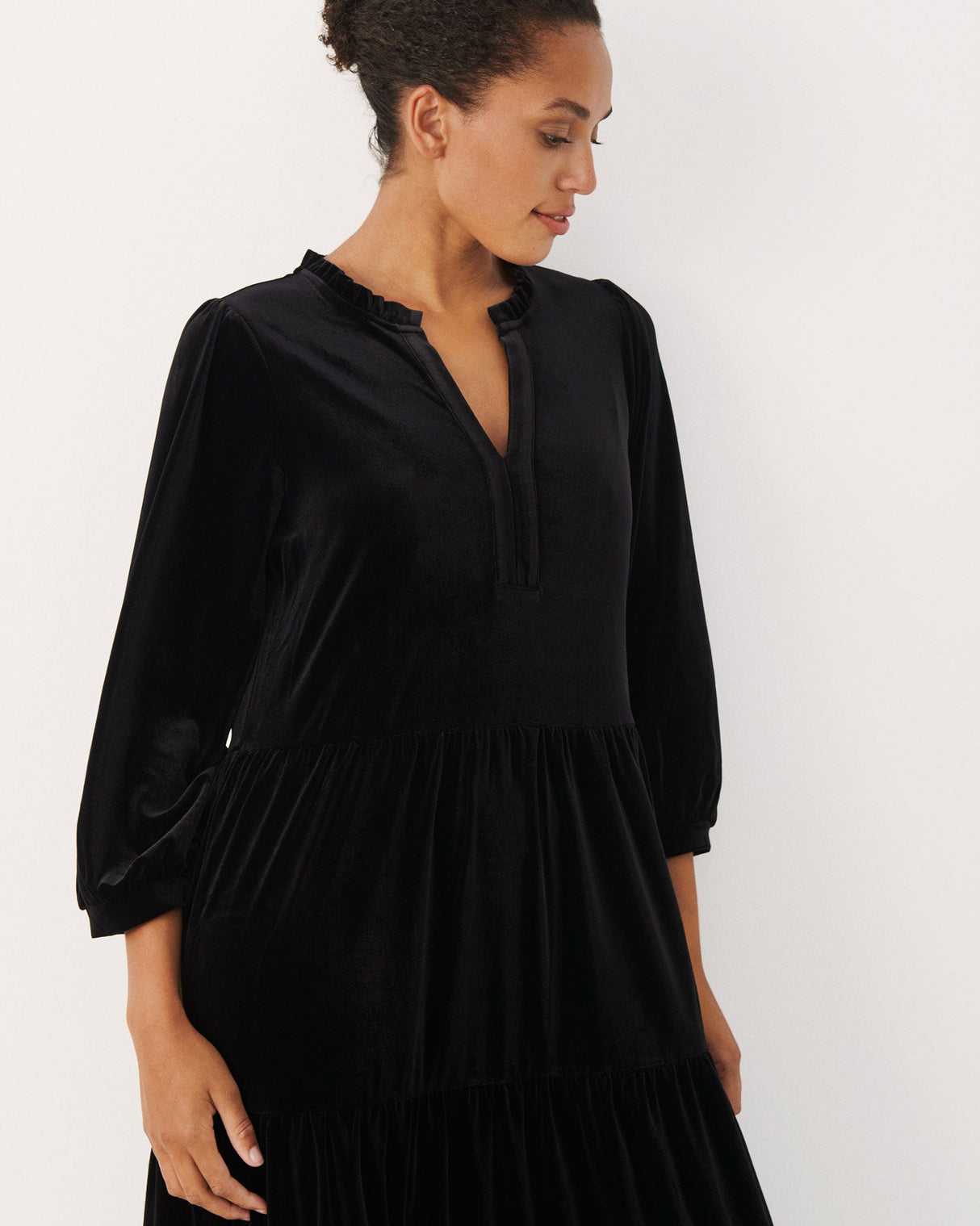Black Viggasa Velvet Midi Dress