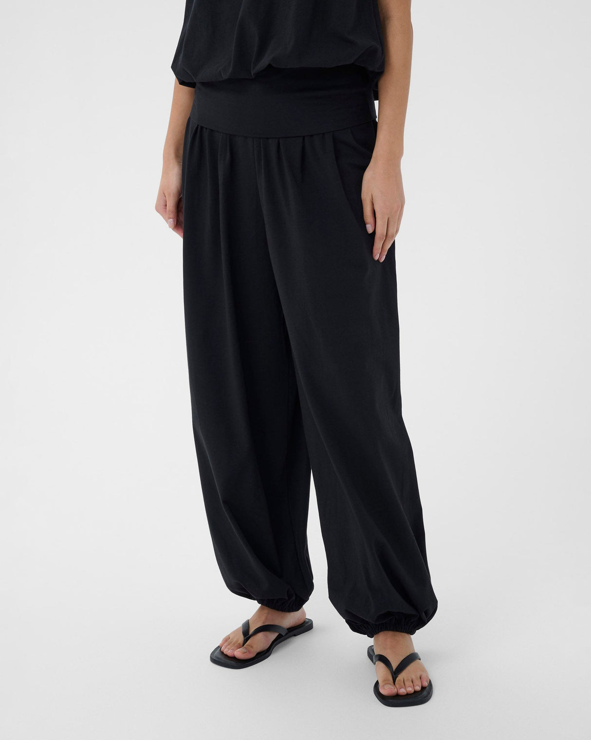 Black-Bertie-Cotton-Balloon-Trousers