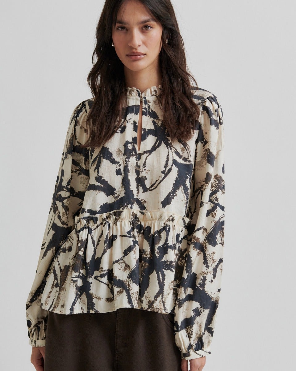 Tofu Cornelis Abstract Print Blouse