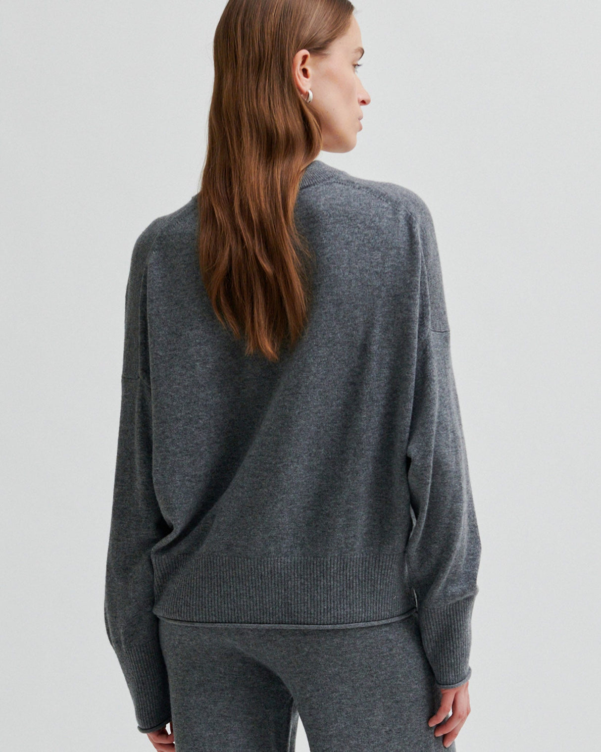 Grey-Calm-O-Neck-Knit-Jumper