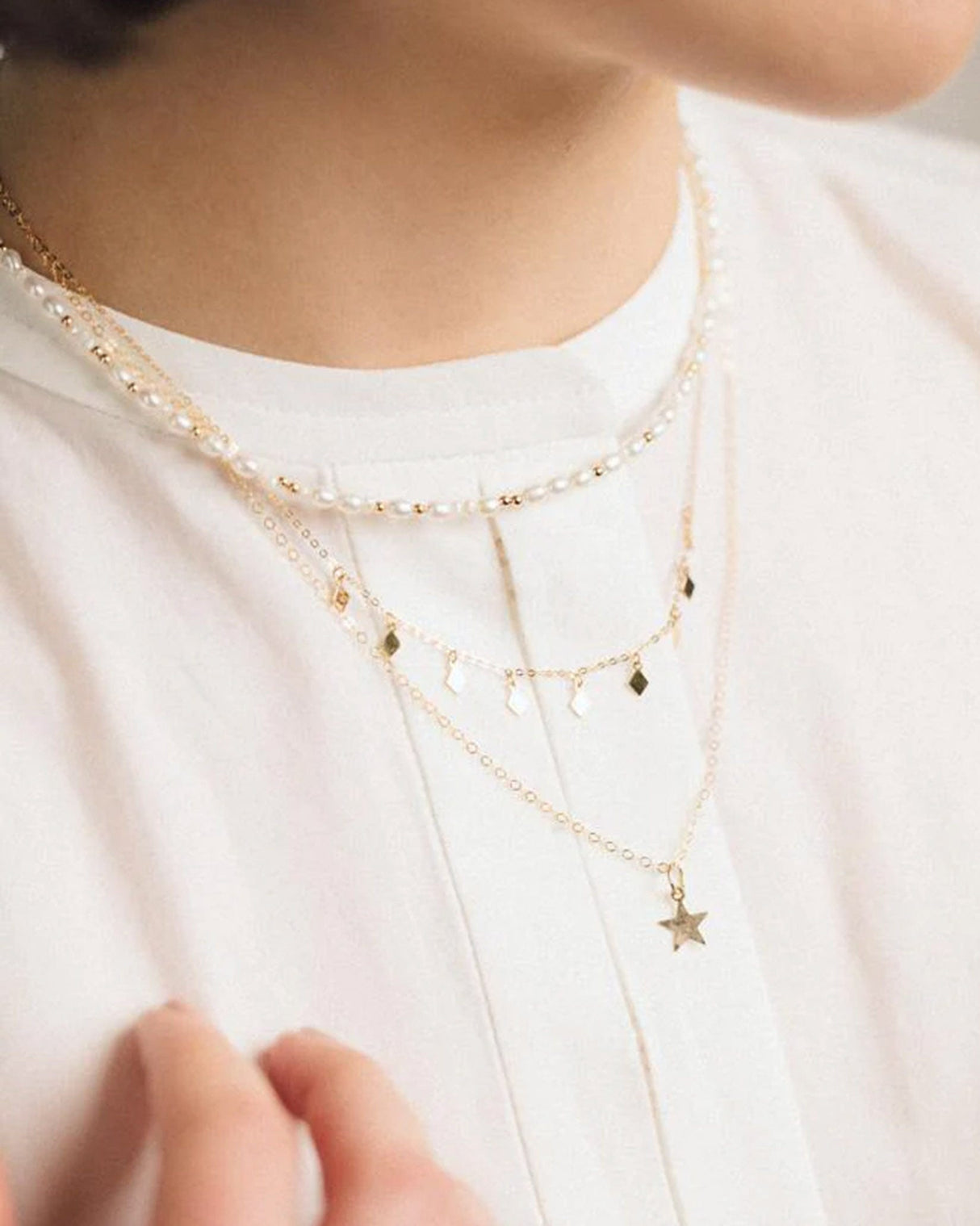 9kt-Gold-Diamond-Shape-Pendants-Necklace
