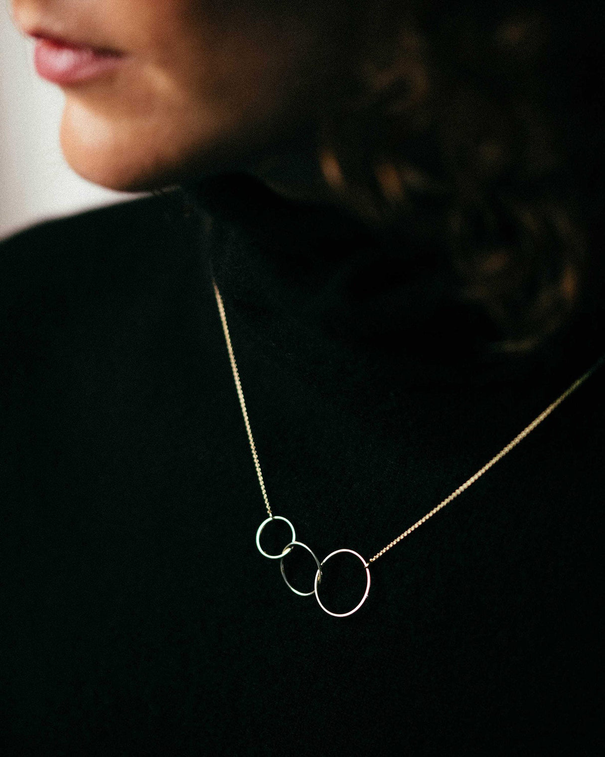 9kt-Gold-Three-Circle-Pendant-Necklace