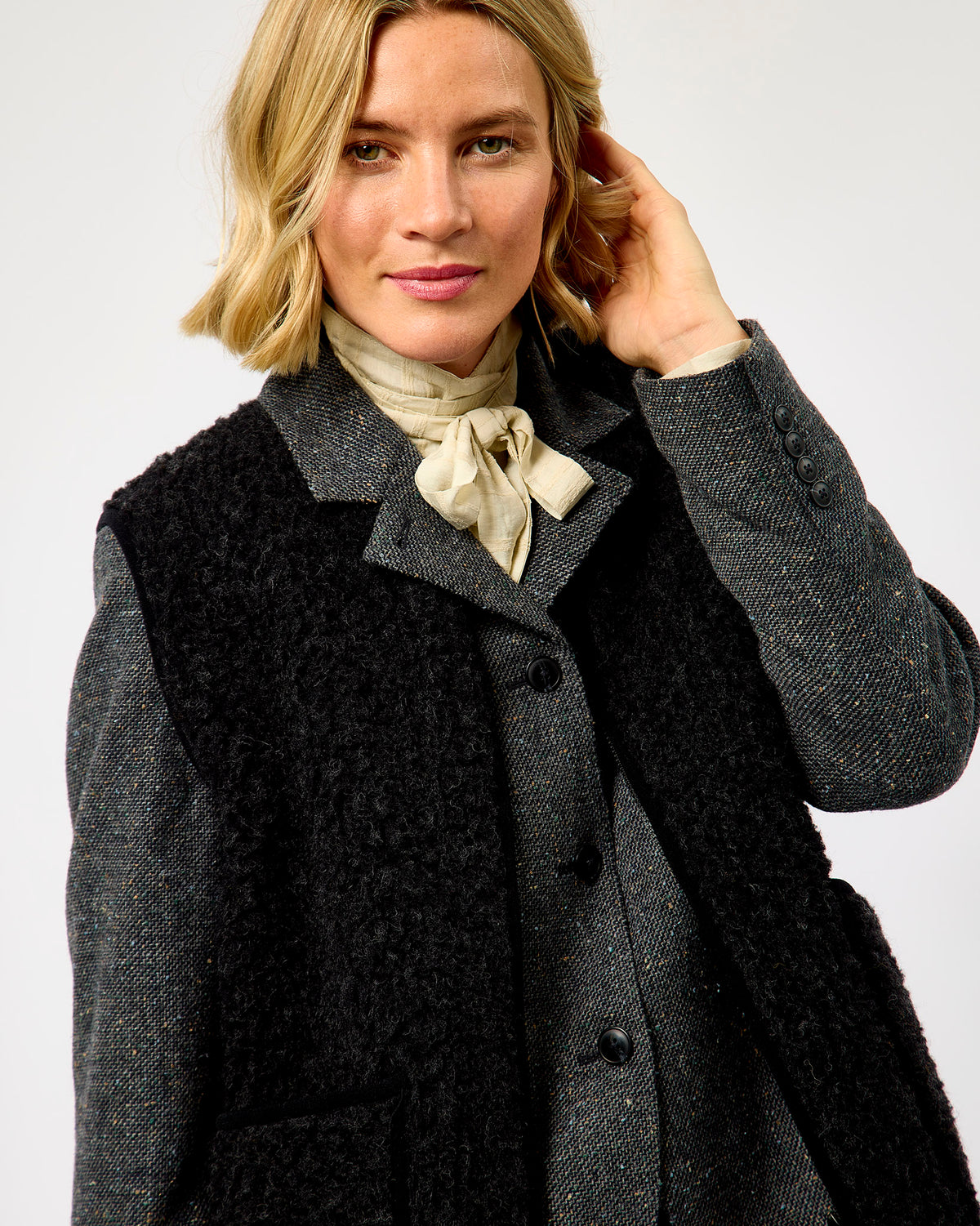 Black Textured Sheep Wool Pepitko Vest