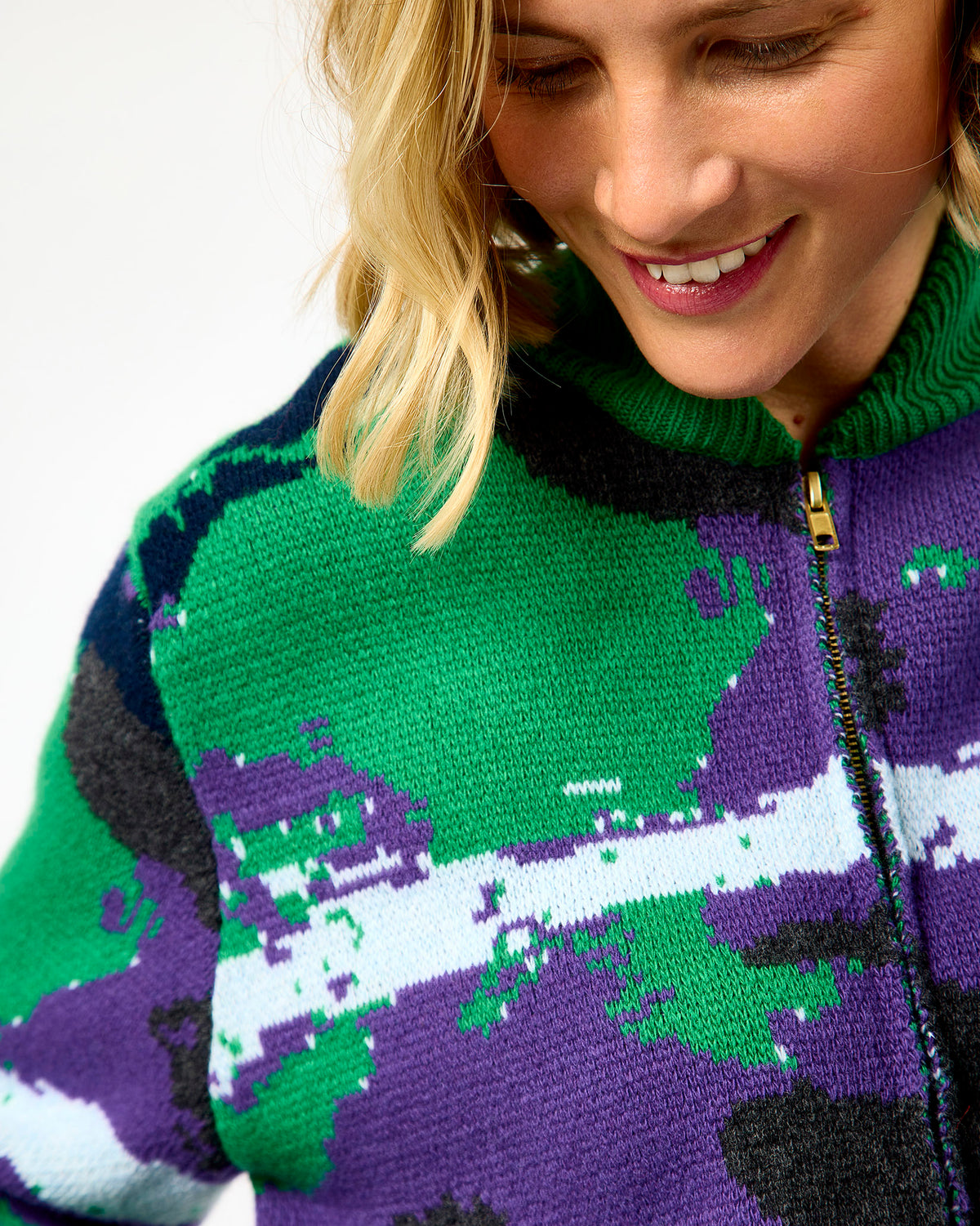 Deep Forest Crevice Barrel Merino Zip Cardigan