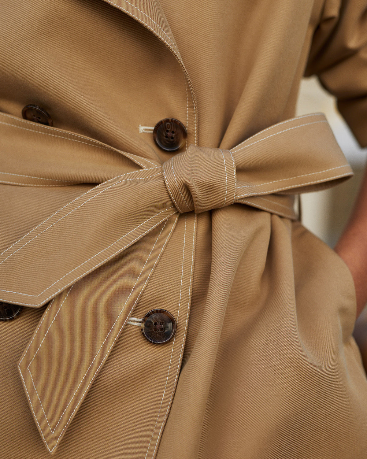Light Tan Maddox Short Trench