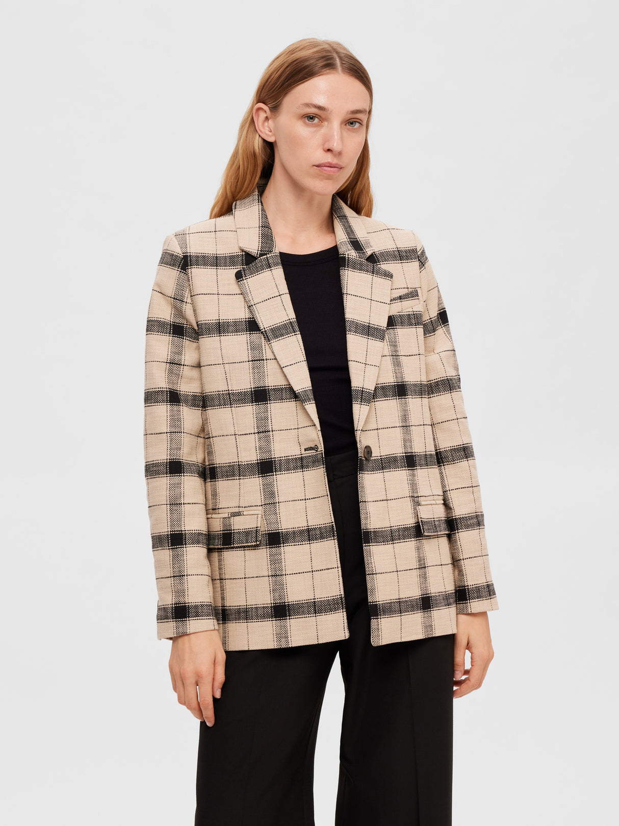 Amphora-Ragnas-Relaxed-Blazer