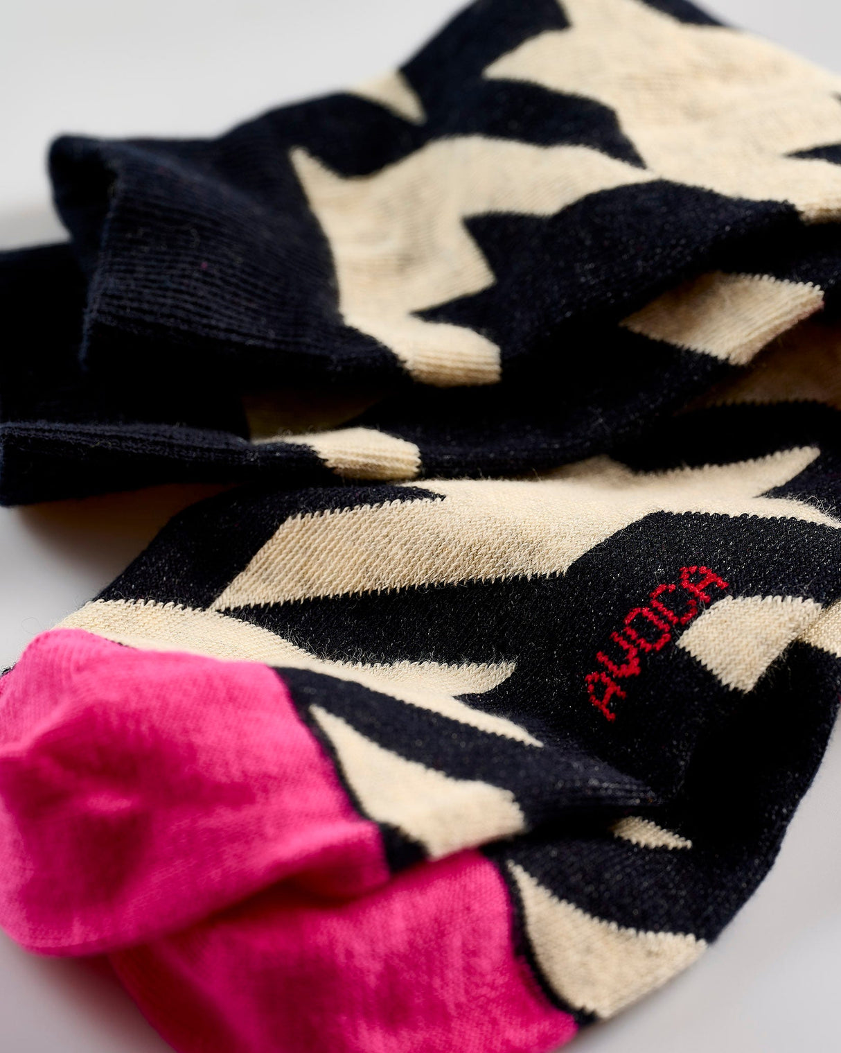 Wolf's-Tooth-Ankle-Socks
