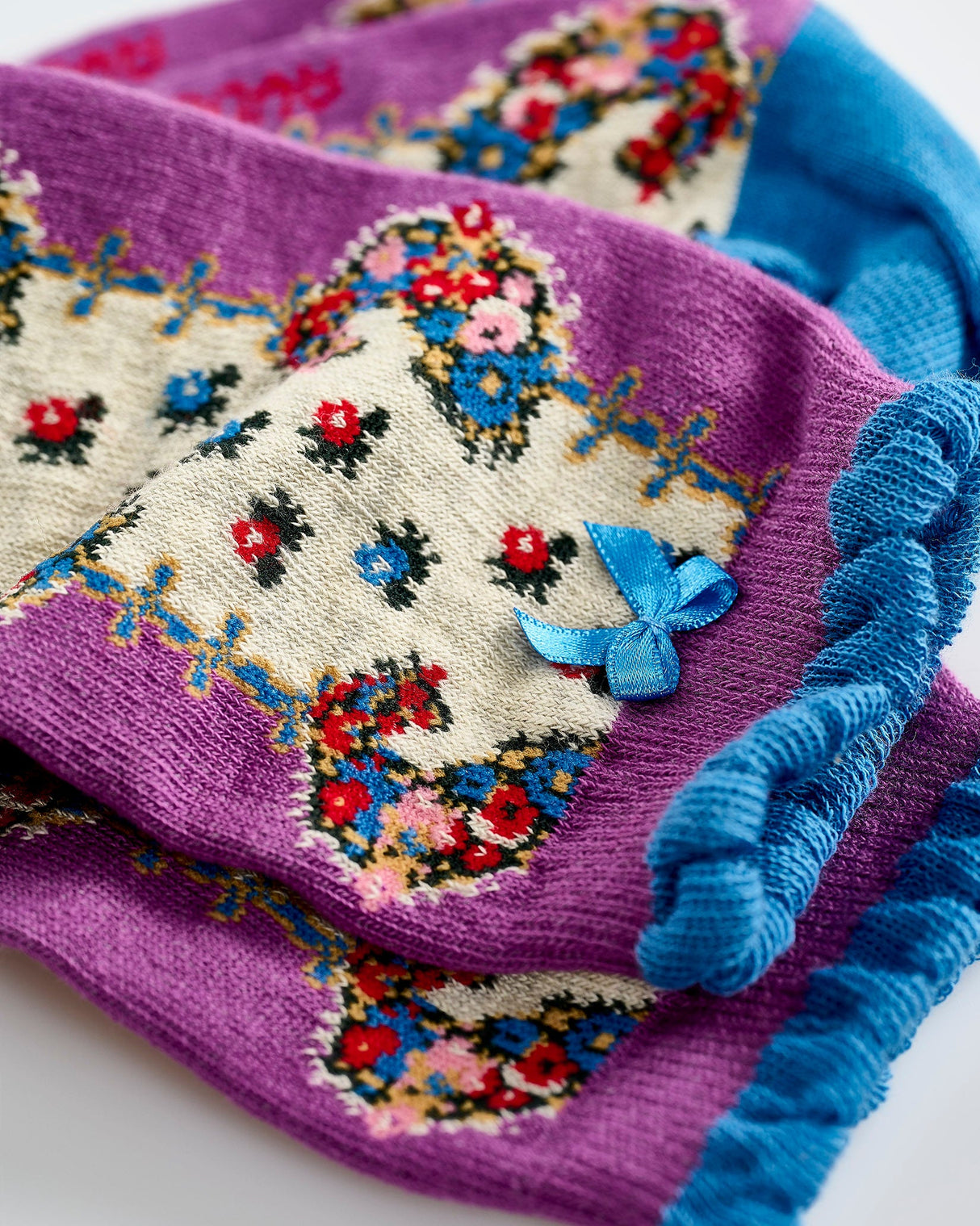 Flowers-On-Vine-Ankle-Socks