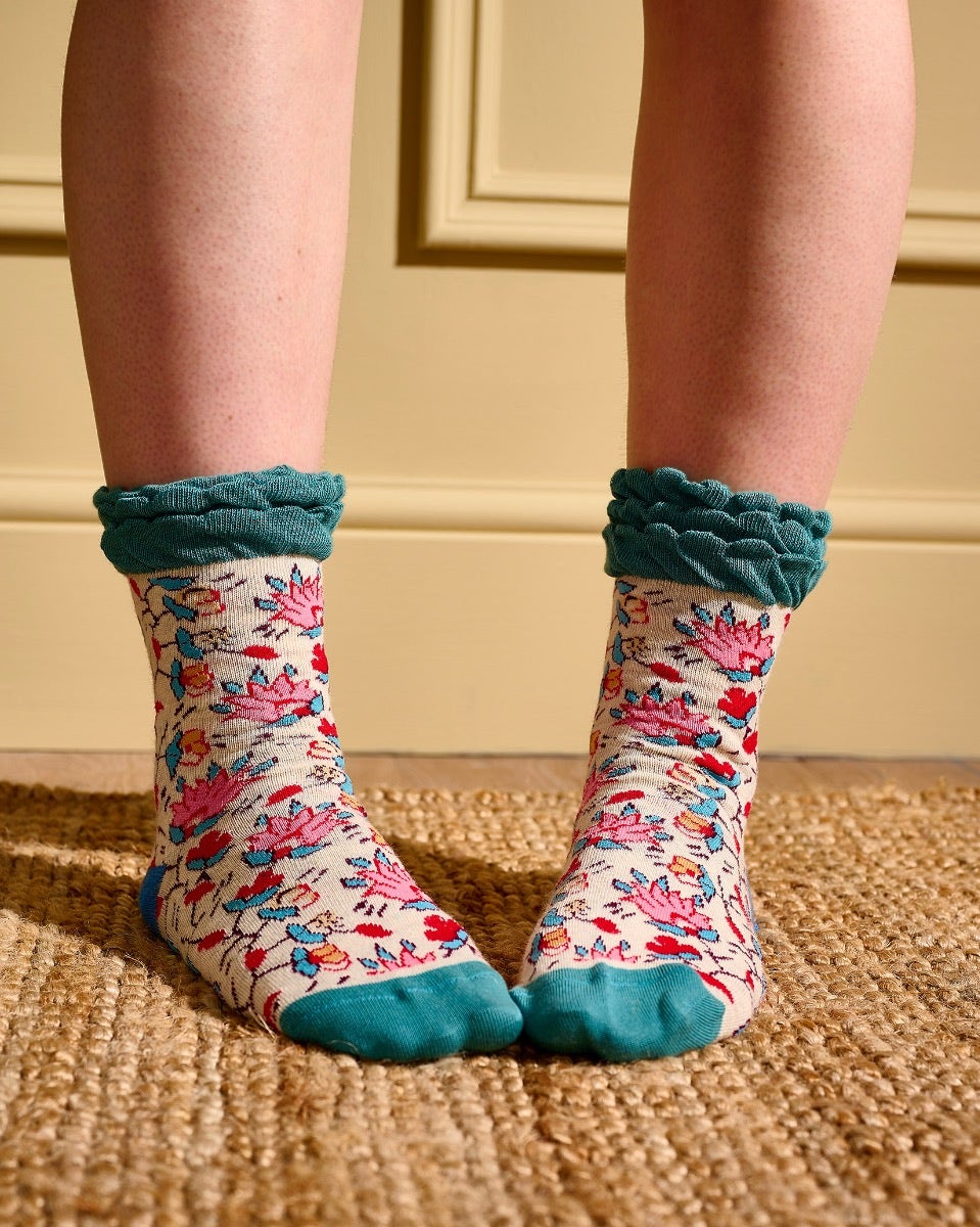 Floral Ruffle Ankle Socks