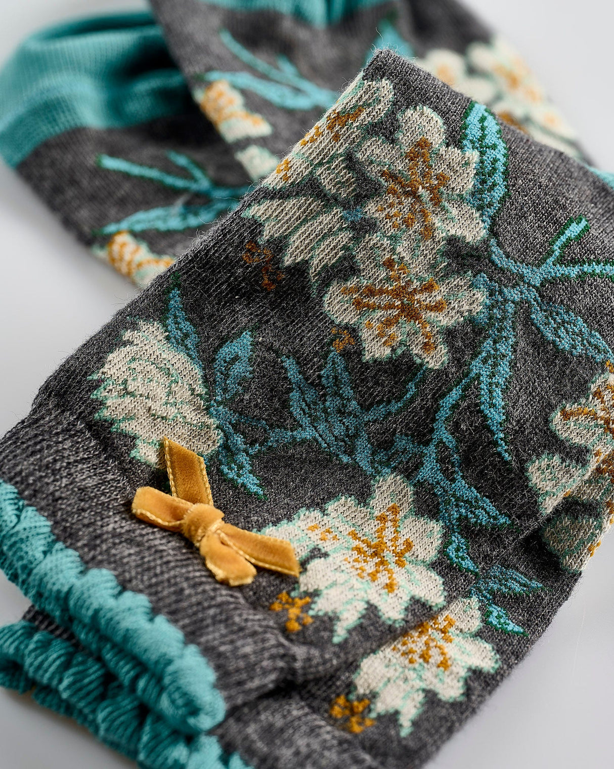 Teal-Grey-Flower-Ankle-Socks