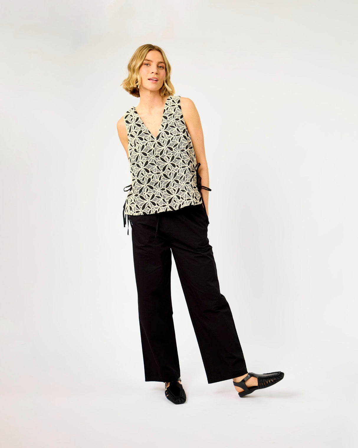 Black-Iguazu-Wide-Leg-Cotton-Pants