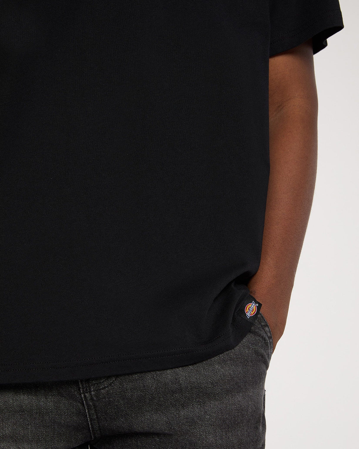 Black Circle Graphic T-Shirt