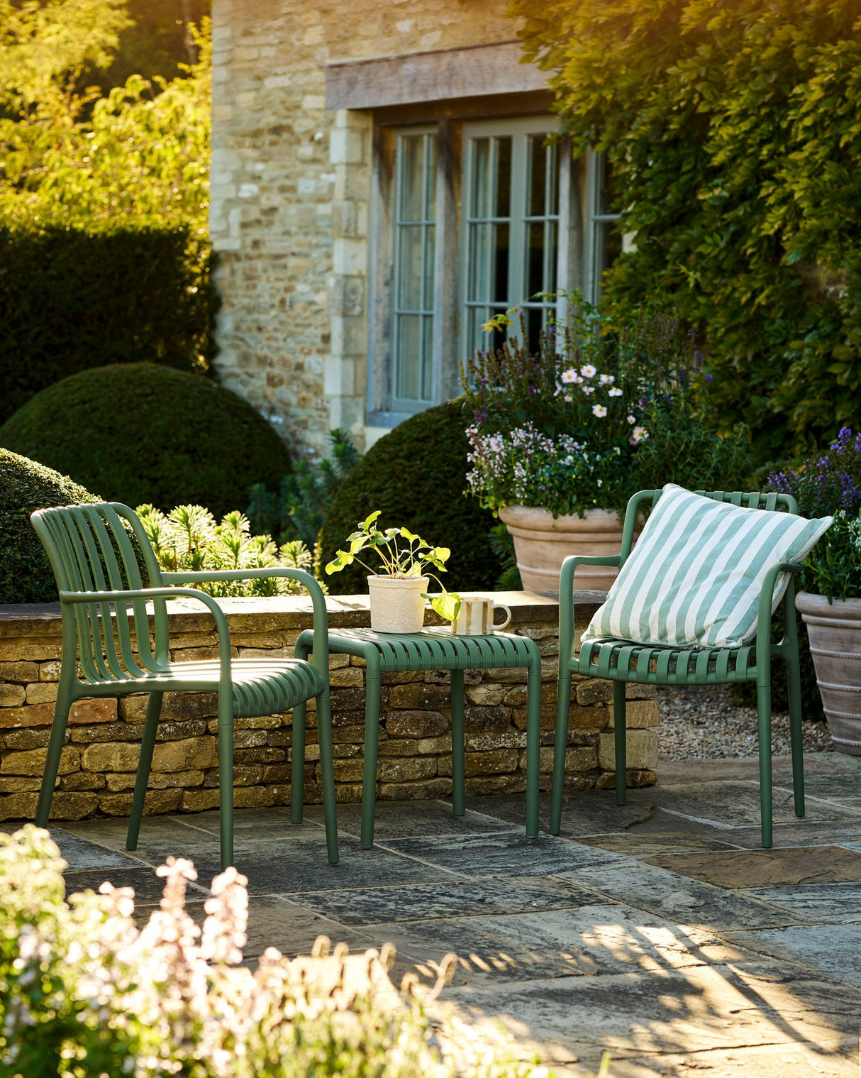 Forest-Green-Edgeworth-Armchairs-Side-Table-Set