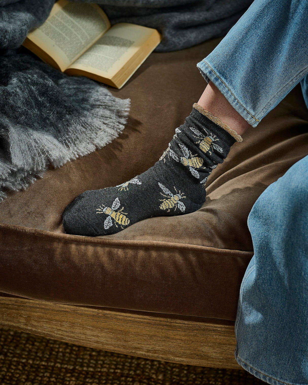 Glitter Bees Ankle Socks