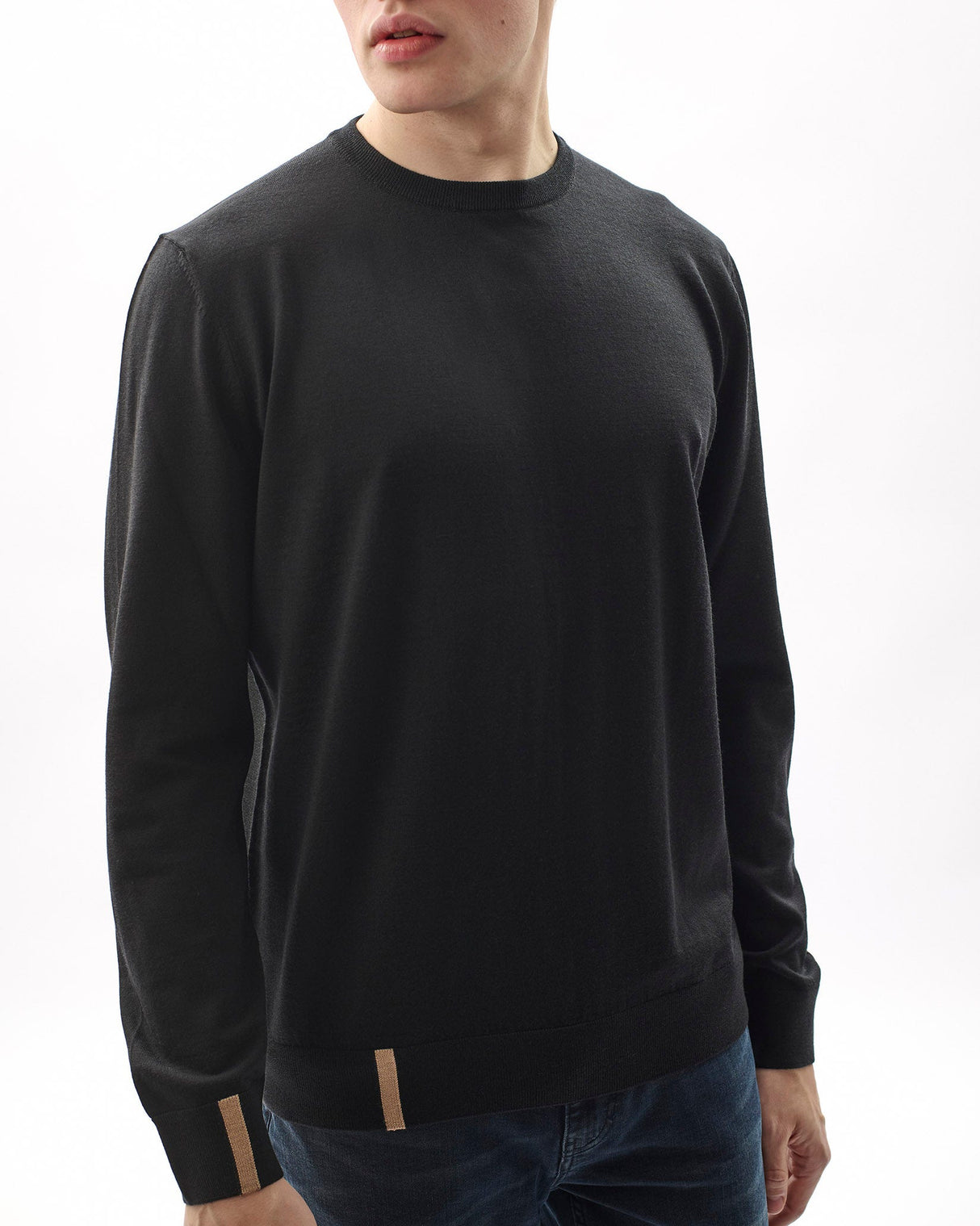 Unisex Black 100% Merino Knit Crew Neck Jumper