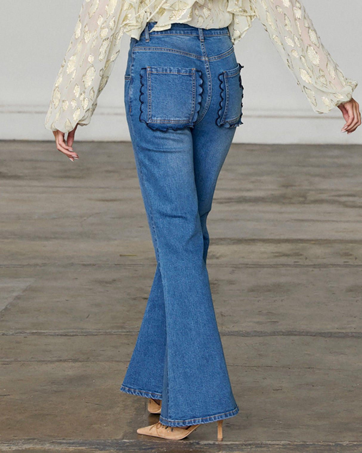 Blue-Wash-Flare-Scallop-Jeans