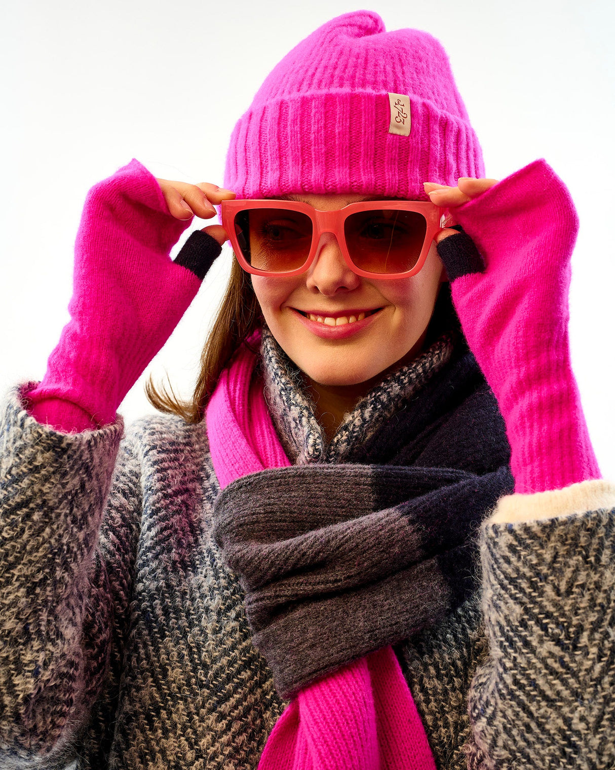 Neon-Pink-Navy-Lambswool-Fingerless-Mittens