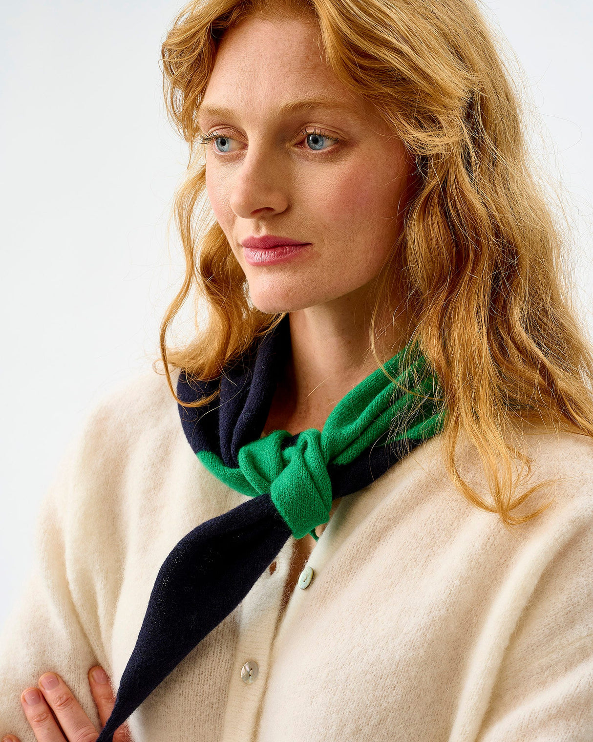 Billiard-Navy-Lambswool-Scout-Stripe-Triangle-Scarf