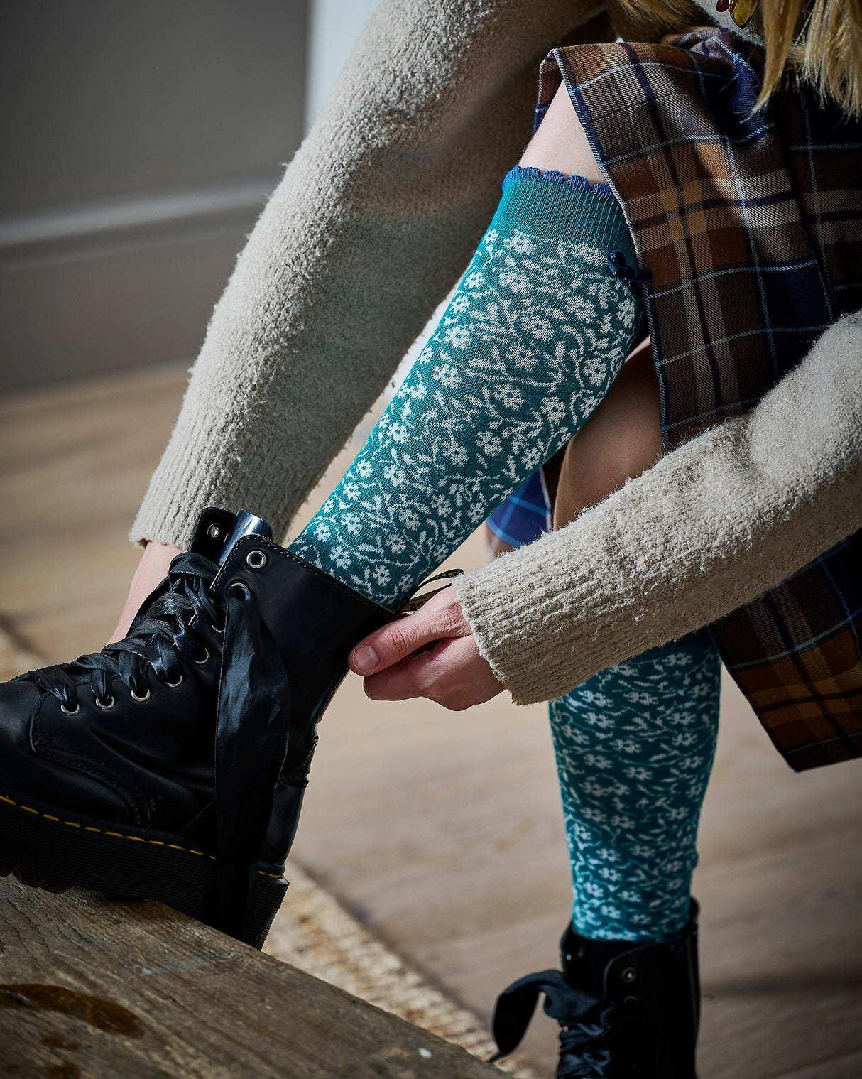 Teal Little Flower Knee Socks