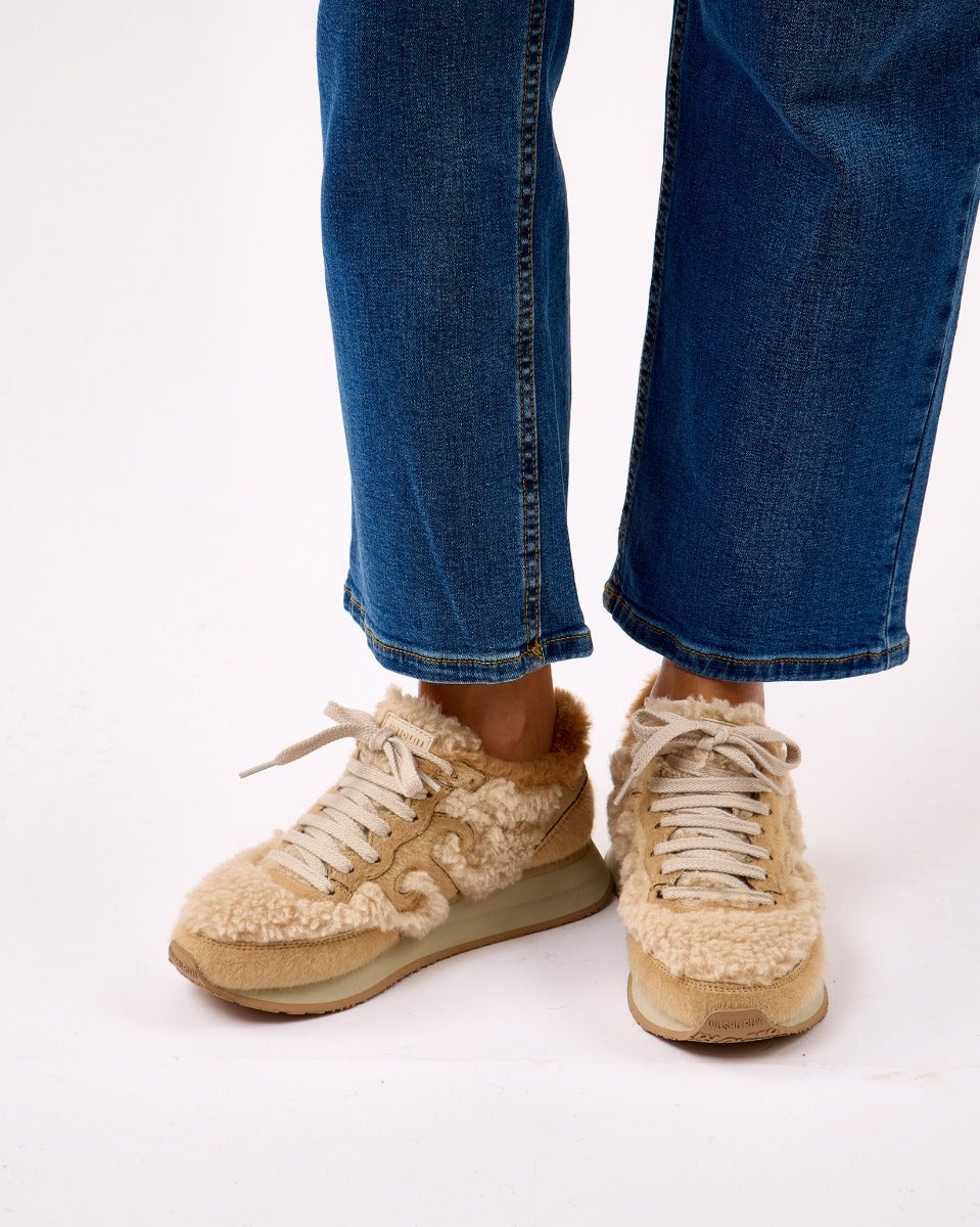 Cream Art Master Wool Trainer