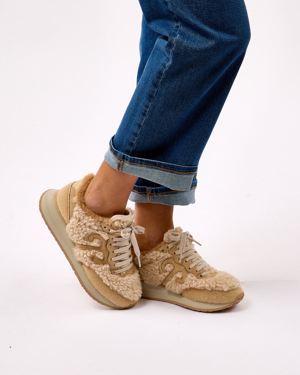 Cream Art Master Wool Trainer