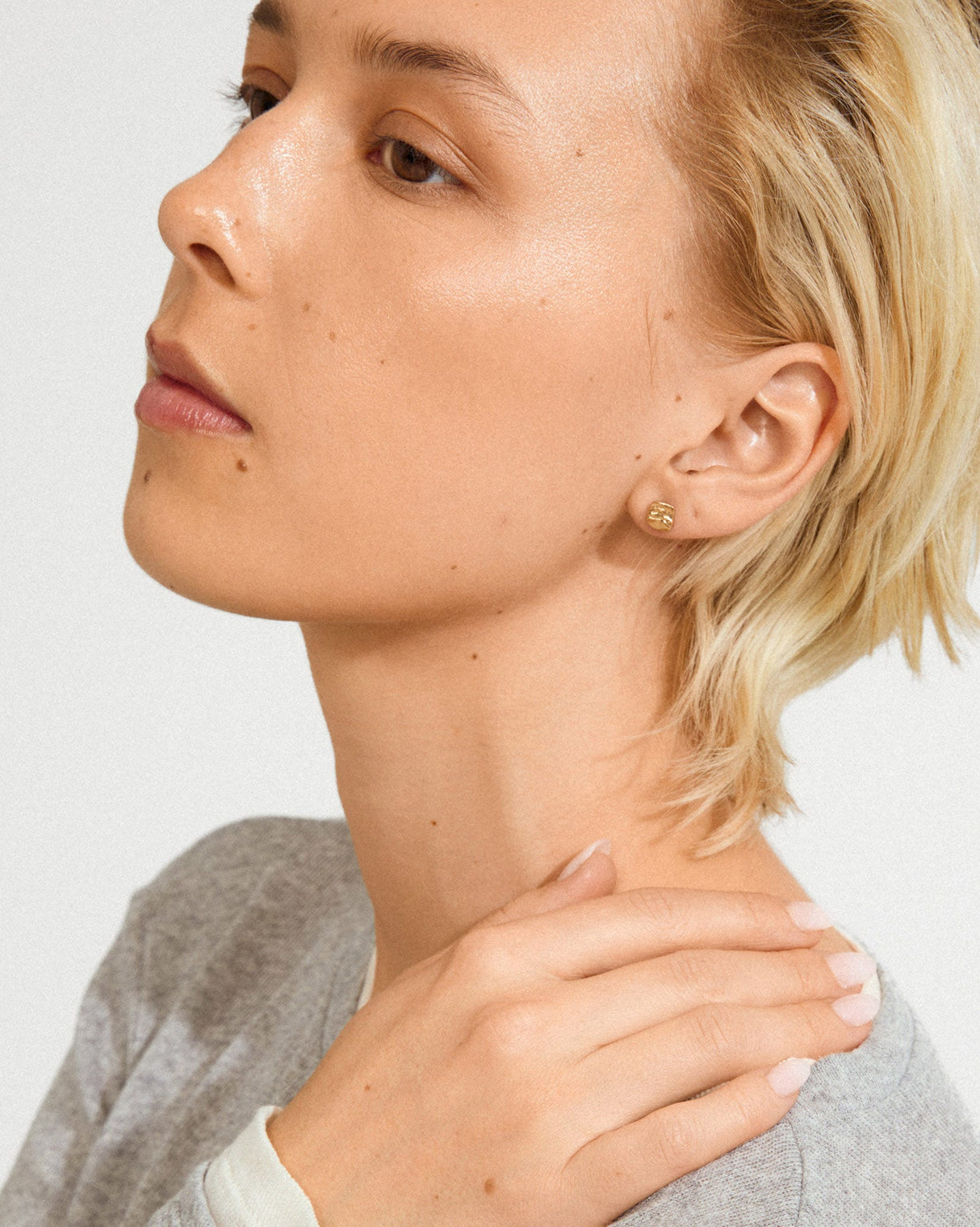 Gold Sense Rustic Stud Earrings