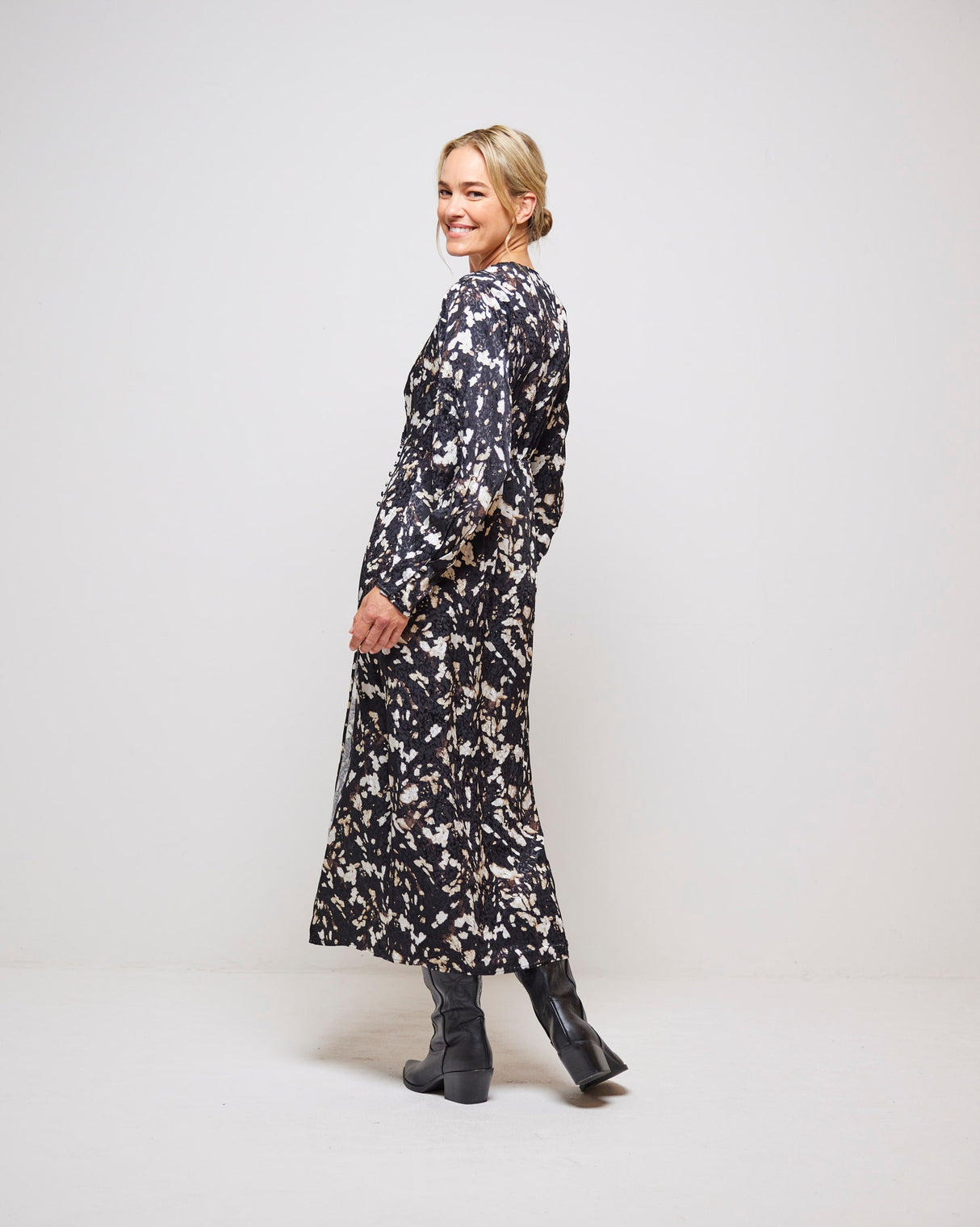 Java Justine Print Long Sleeve Ankle Wrap Dress