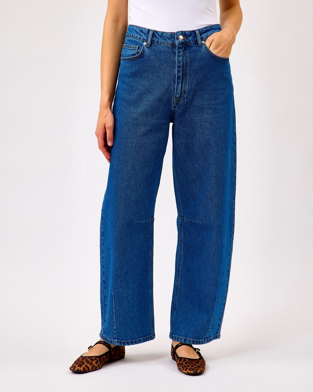 Medium-Blue-Ane-Kani-Loose-Barrel-Jeans