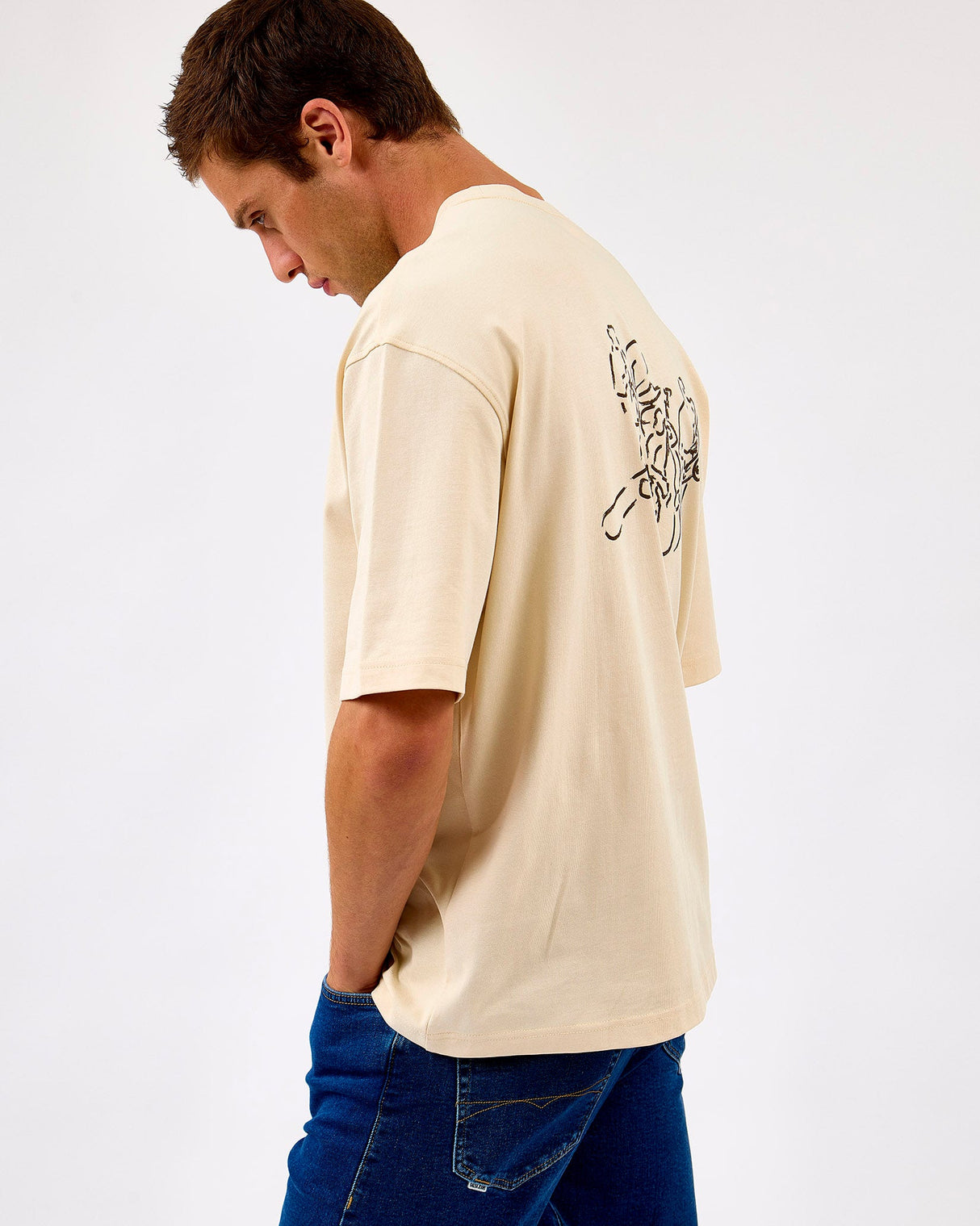 Angora-Ari-Graphic-Print-T-Shirt
