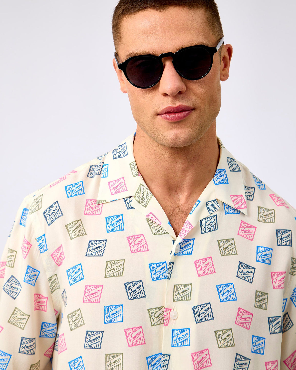Egret Hotel Amour Stamps Short Sleeve Shirt