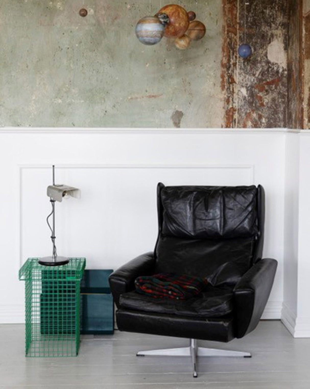 Signal Green Wire Stool