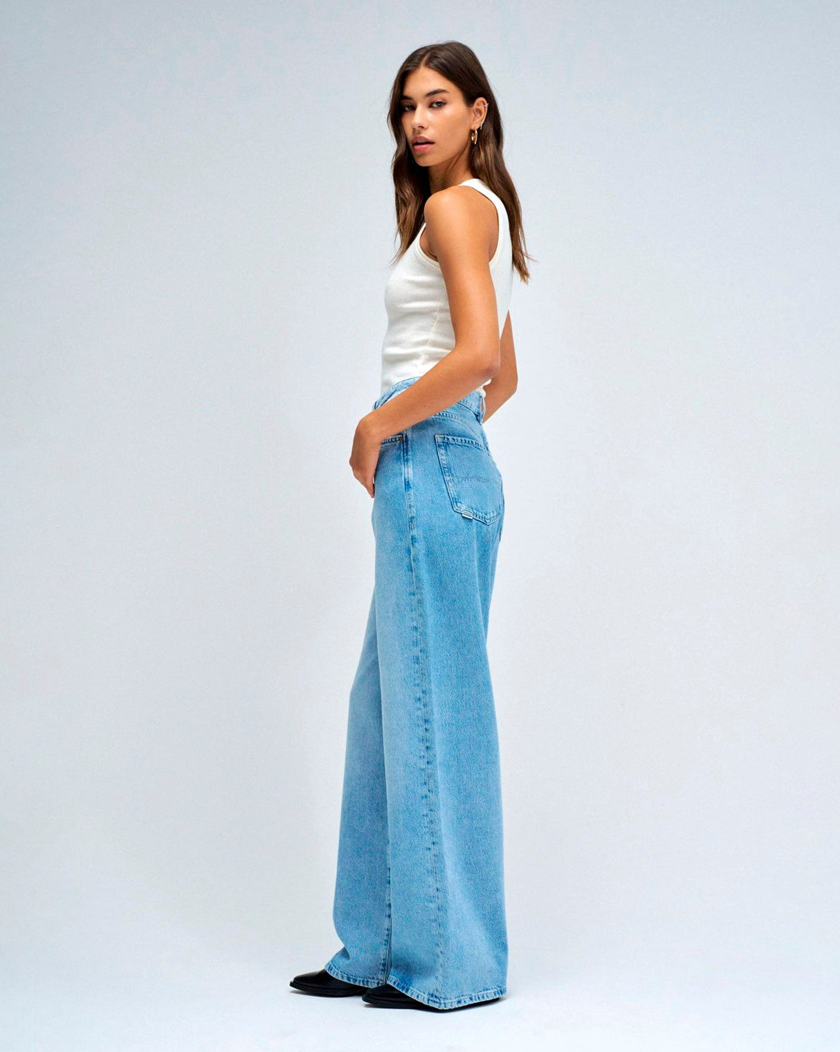 Light Wash Wide Leg Jeans