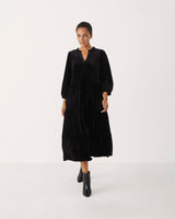 Black-Viggasa-Velvet-Midi-Dress