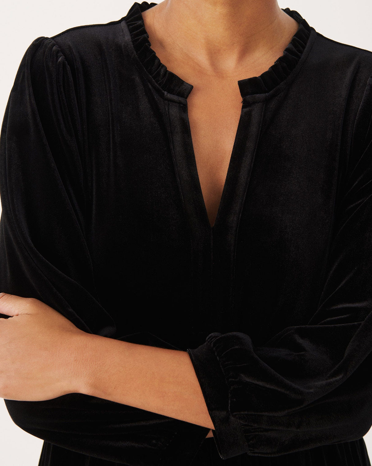 Black Viggasa Velvet Midi Dress