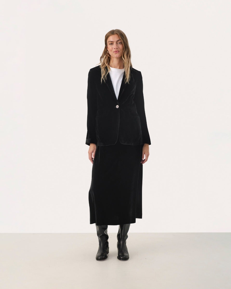 Black Loretta Velvet Blazer