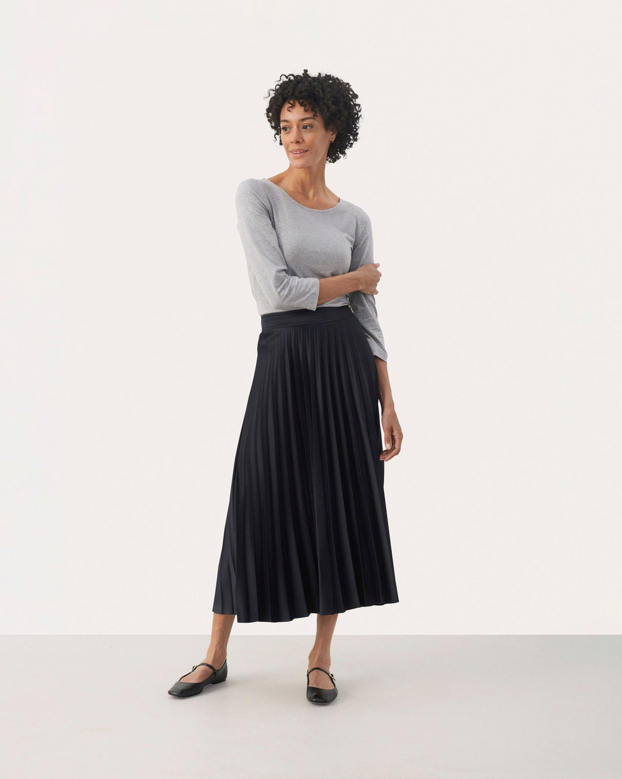 Dark-Navy-Vaneda-Pleated-Midi-Skirt