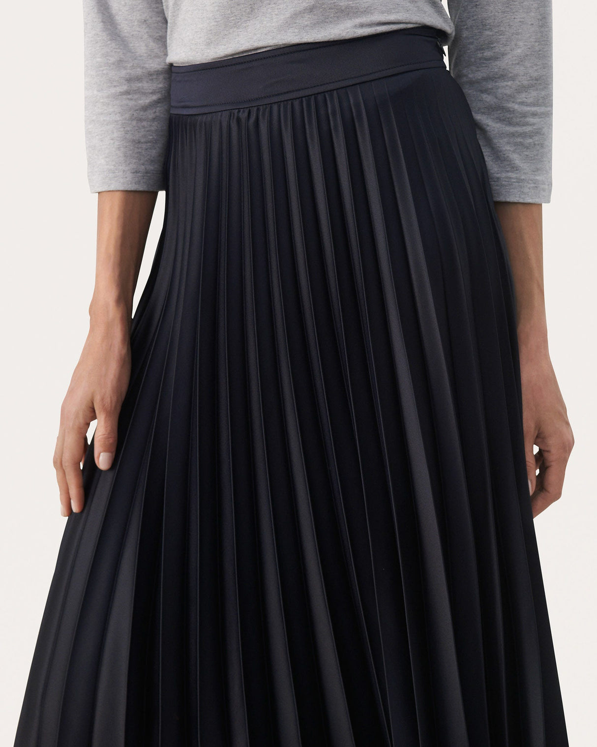 Dark Navy Vaneda Pleated Midi Skirt