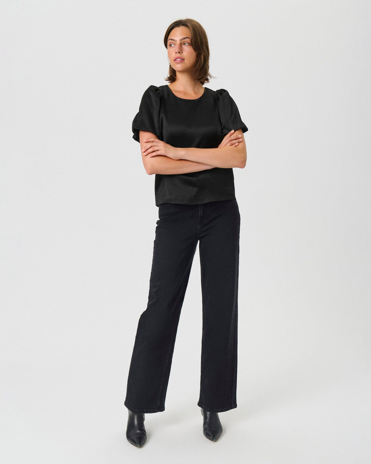 Black Uria Short Sleeve Blouse