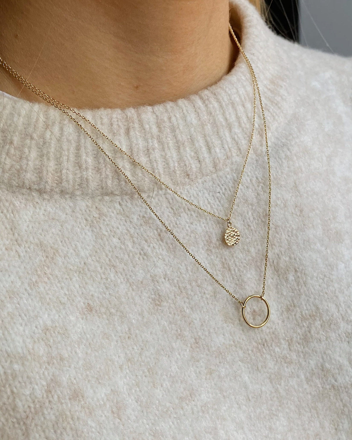 9kt-Gold-Circle-Pendant-Necklace