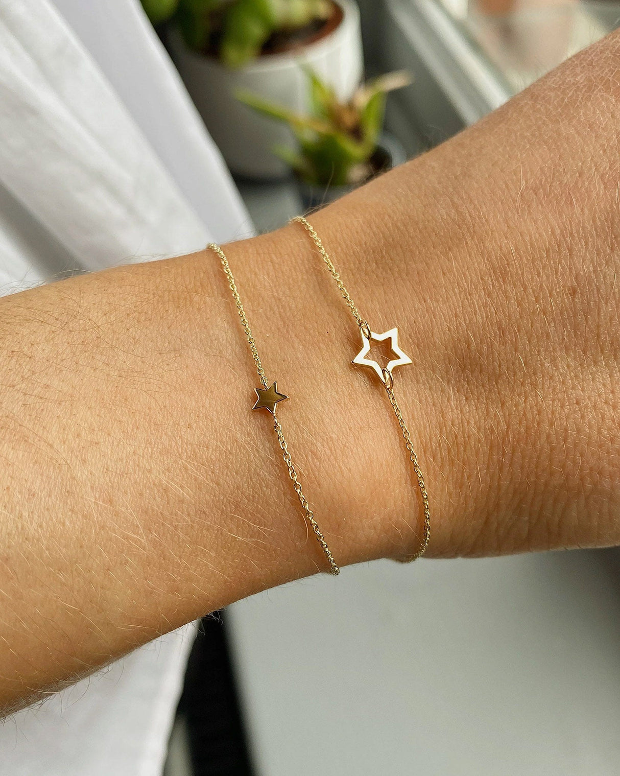 9kt-Gold-Star-Pendant-Bracelet