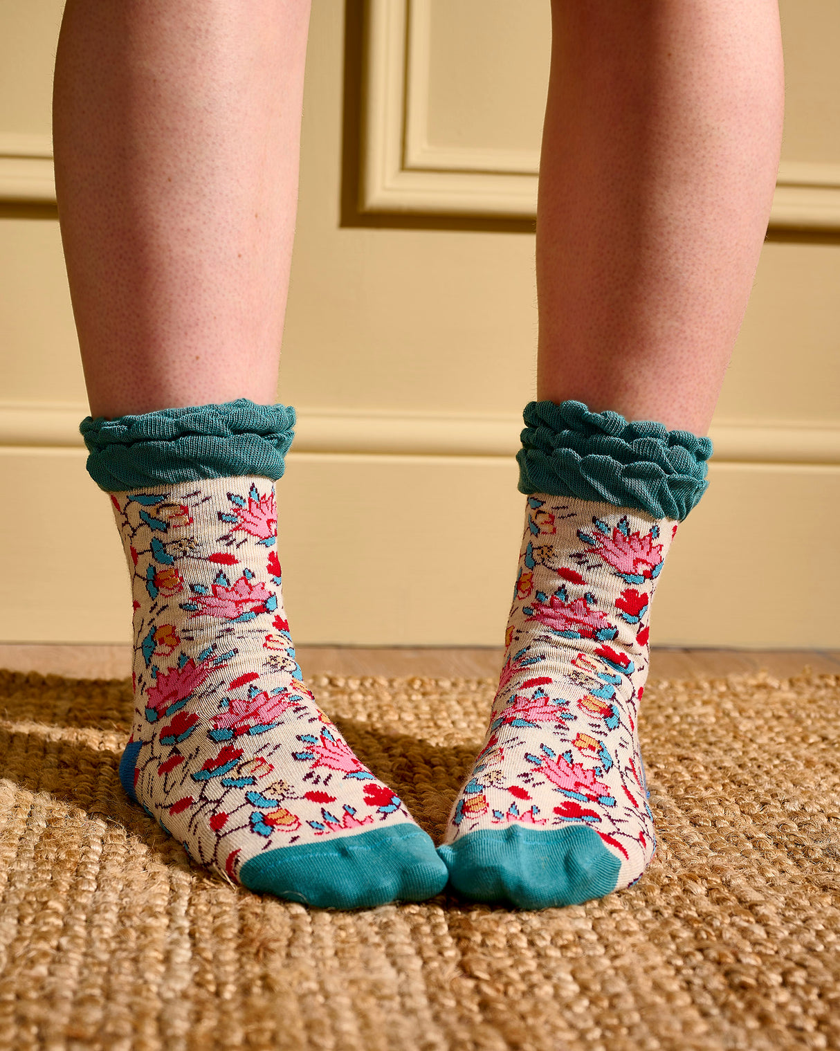 Flowers On Vine Ankle Socks