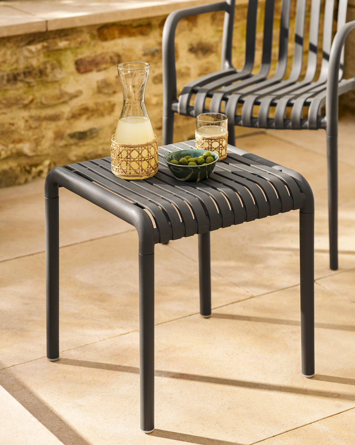 Carbon Edgeworth Armchairs & Side Table Set