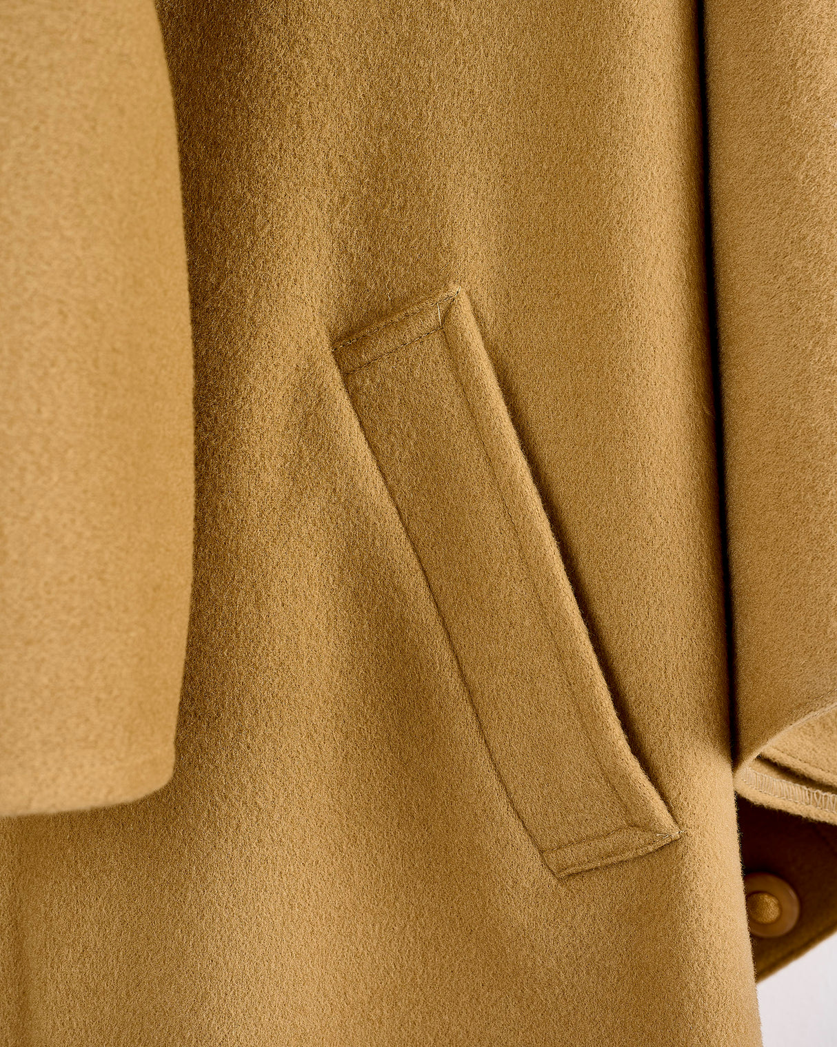 Camel Cashmere Blend Berry Cape