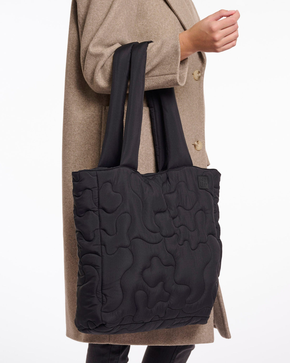 Black-&-Light-Oak-Amirance-Quilted-Bag