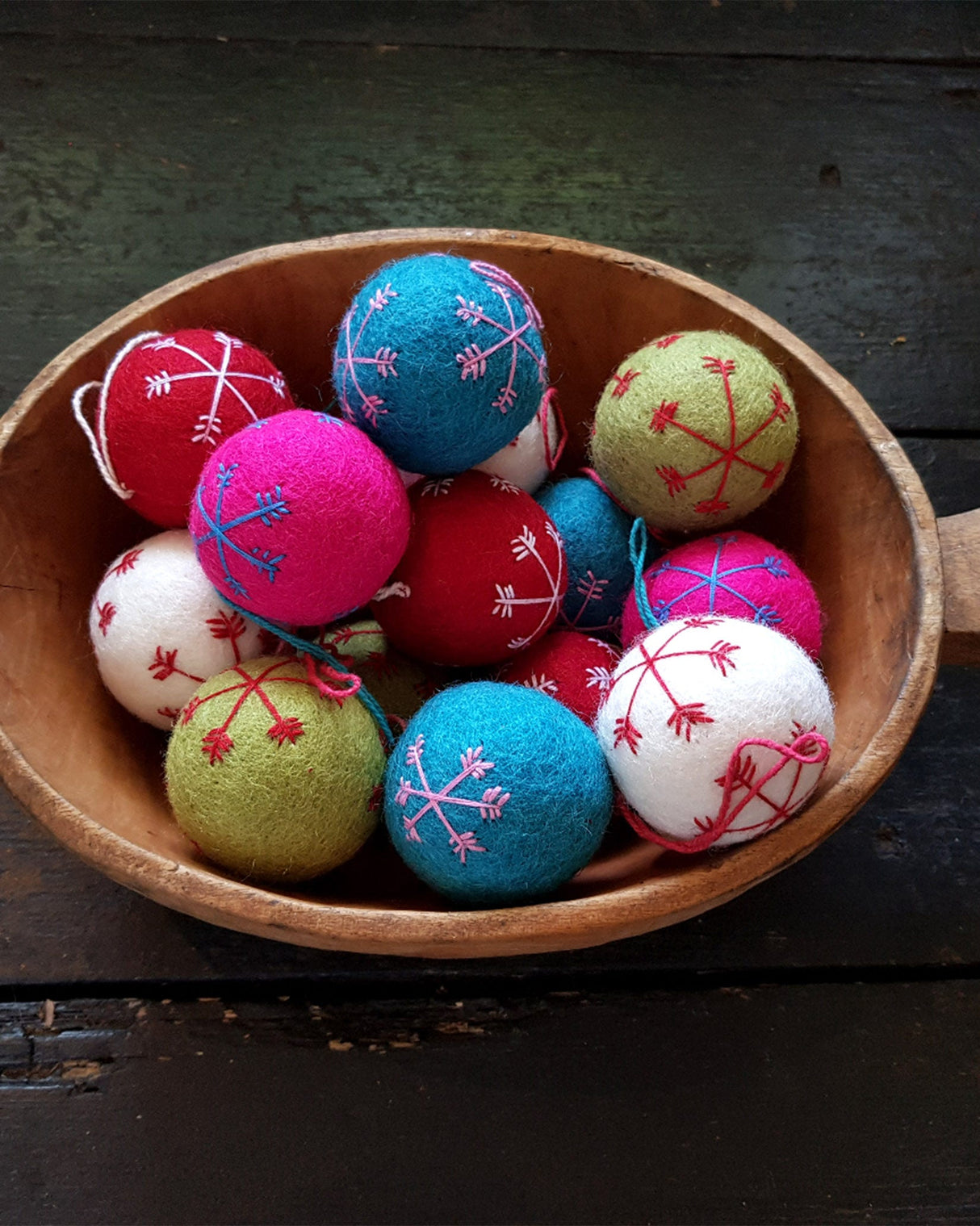 Handmade-Felt-Snowflake-Christmas-Tree-Baubles-Pack-of-5
