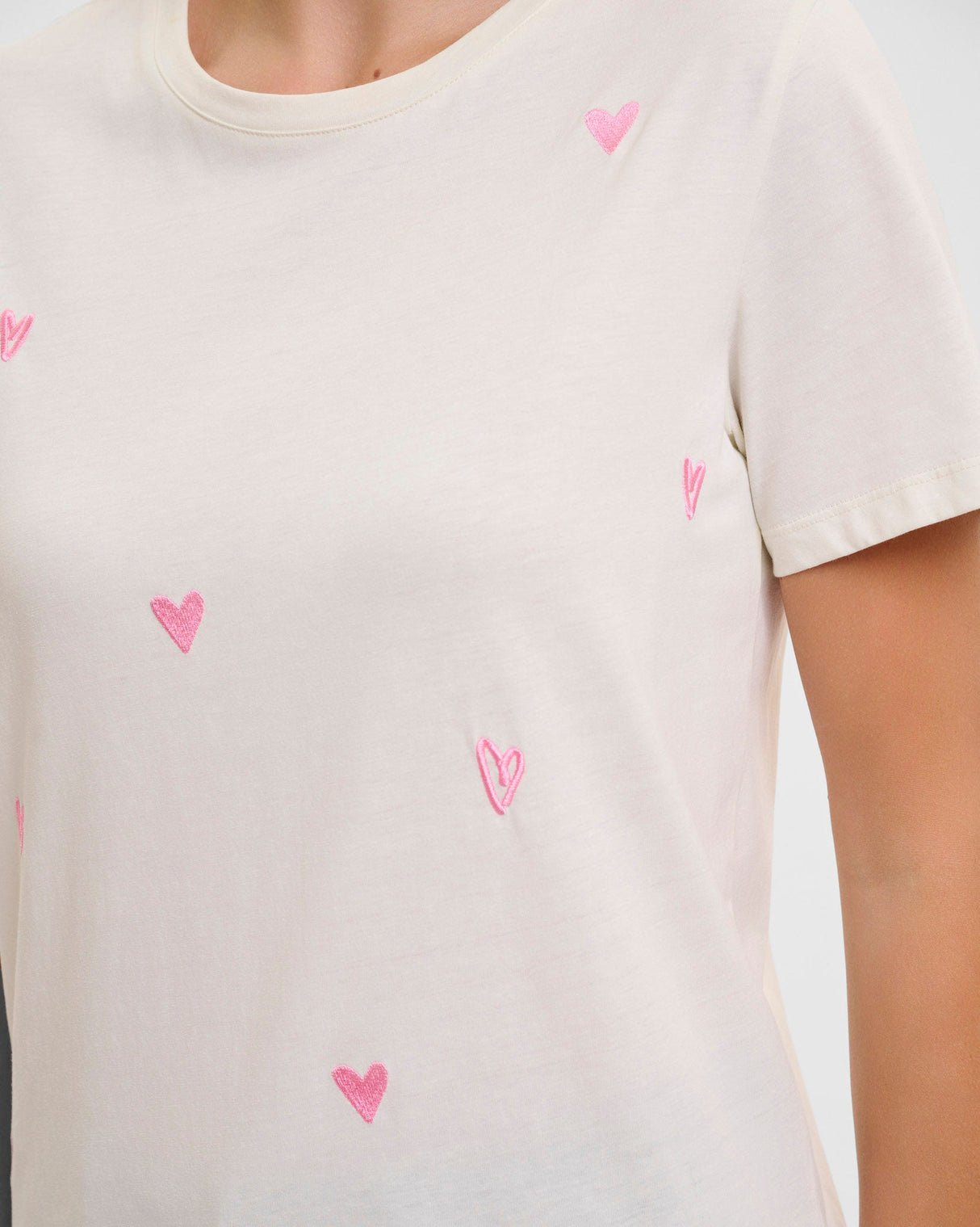 Snow White Drea Embroidered Heart T-Shirt