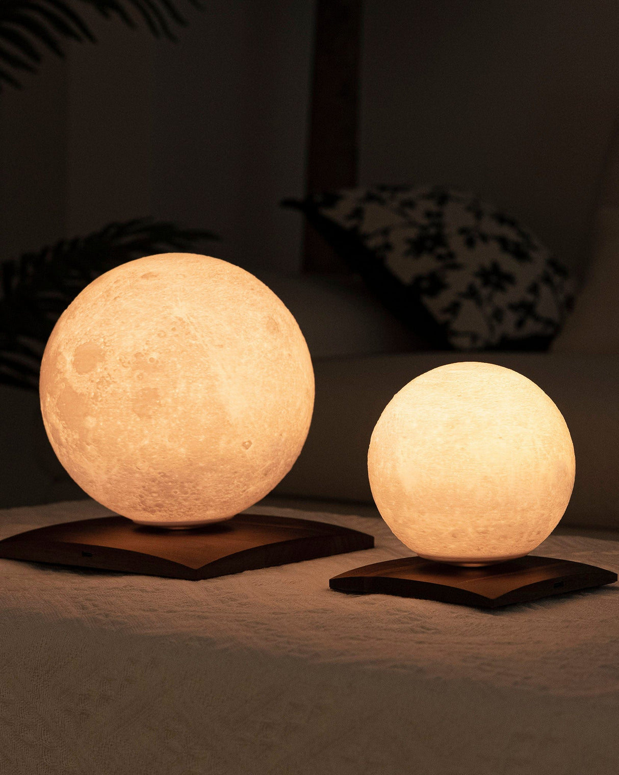 Smart-Luna-Spin-Lamp