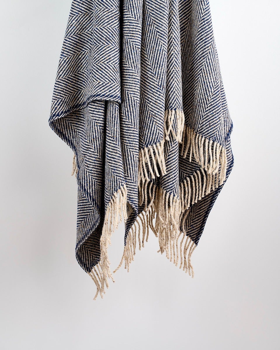 Navy & Oatmeal Heavy Donegal Throw